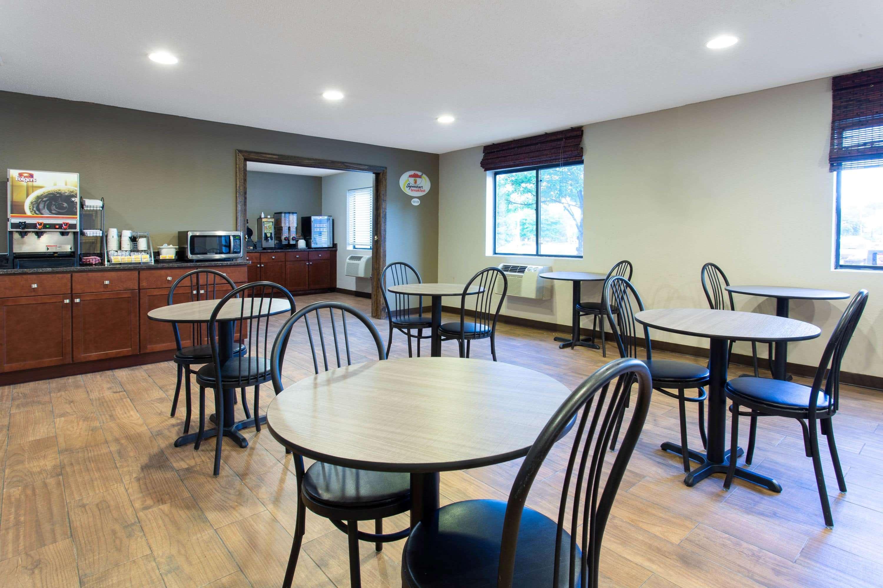 Hotel Super 8 By Wyndham Cromwell/Middletown Exterior foto